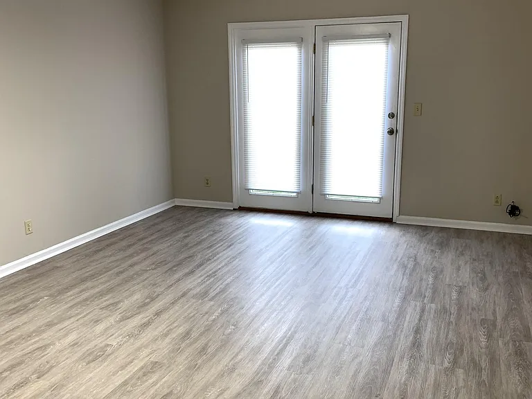 104 Magnolia St — Photo 2