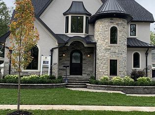 325 Oak St, Rochester, MI 48307