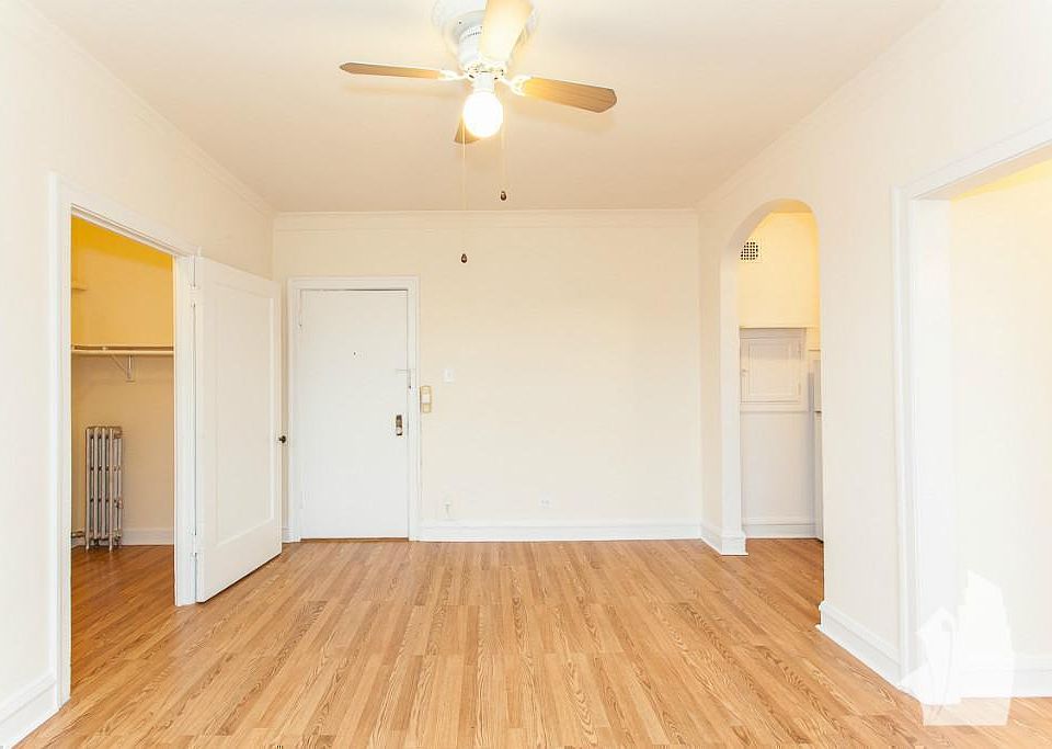 1st image of 2536 N Sawyer Ave APT 404L
