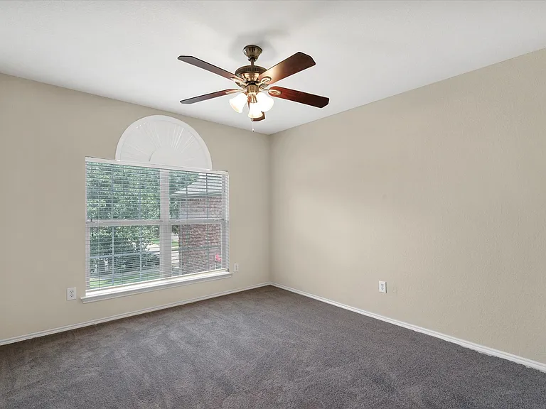 4402 Emerald Leaf Dr — Photo 20