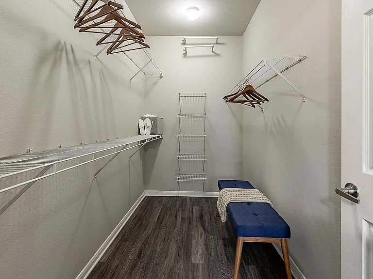 Walk-In-Closet-01-Grand-Parkway-Katy-04
