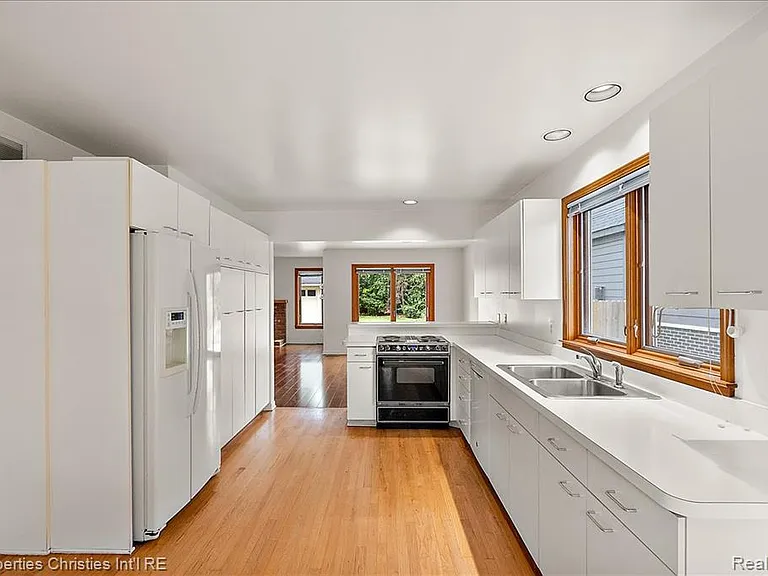 2635 Dorchester Rd — Photo 9