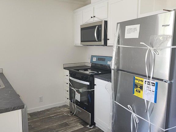 4th image of 3361 Liberty St