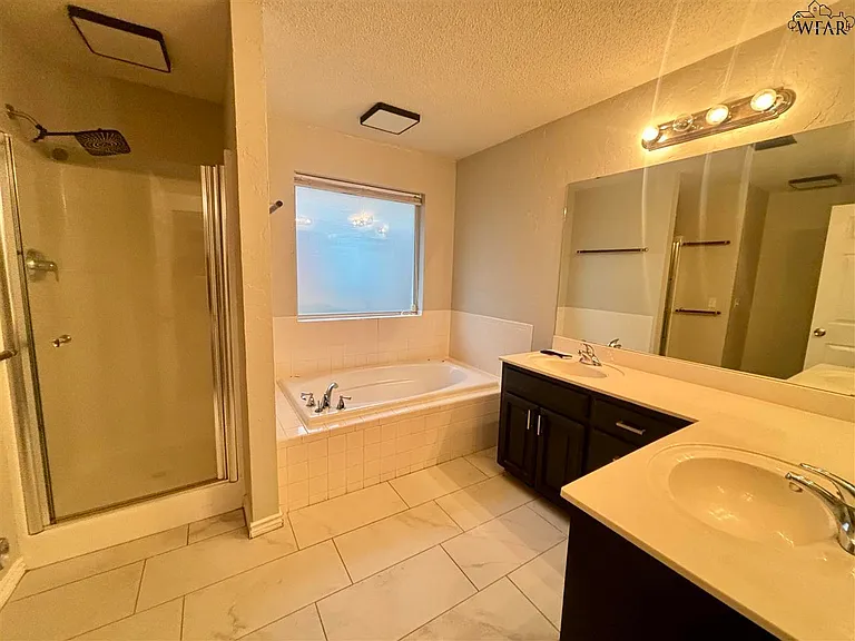 5207 Northview Dr — Photo 9