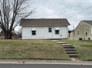 1250 S Sharp Ave, Marshall, MO 65340
