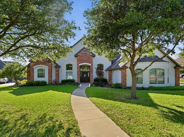 1512 Hunters Ridge Cir, Denton, TX 76205