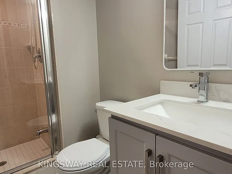 7 Lorraine Dr #812 — Photo 23