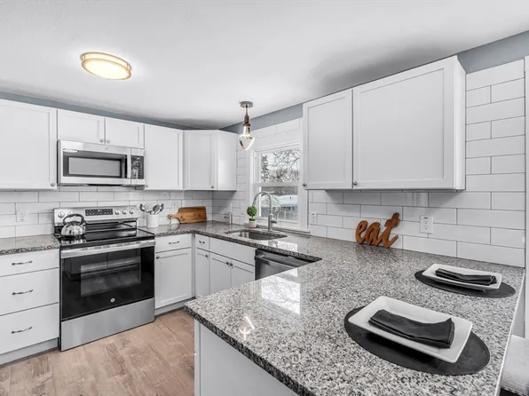 226 Asselin St, Chicopee, MA 01020