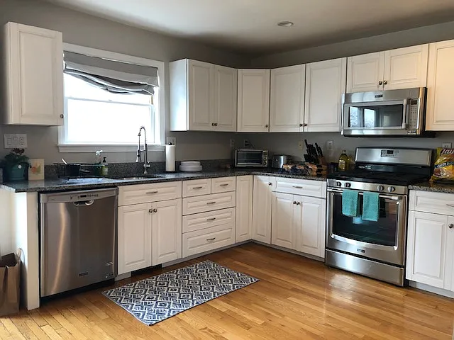 383 Maverick St #2 — Photo 8