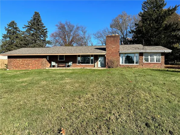 180 Ellie Dr, Beaver, PA 15009