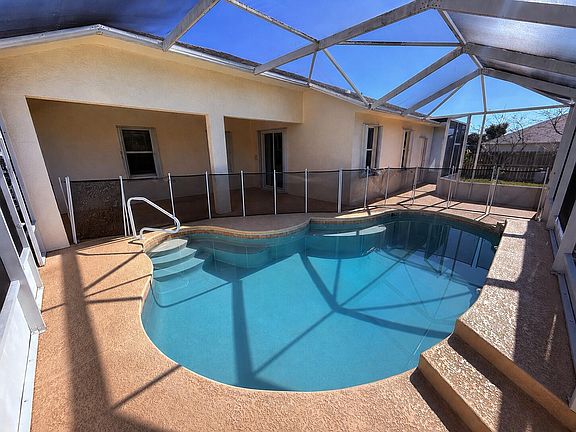 3rd image of 1006 SW Majorca Avenue