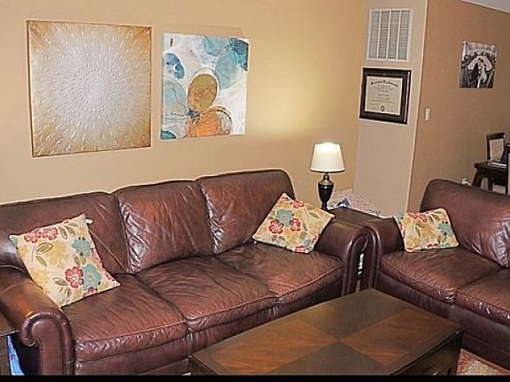 4th image of 48 Waugh Ct #48