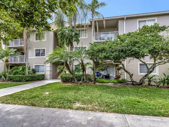 5045 Wiles Rd, Pompano Beach, FL