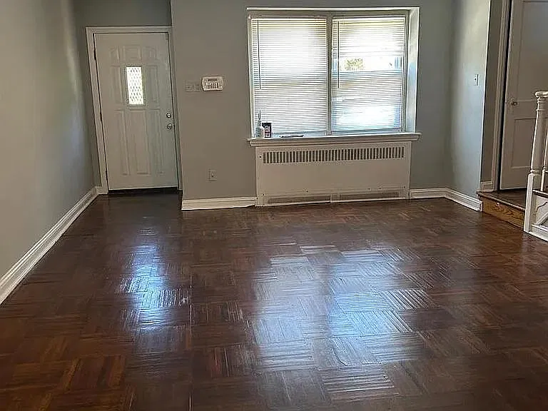 3 bed, 1.5 bath, 1383 sqft, $1,800 — Photo 2