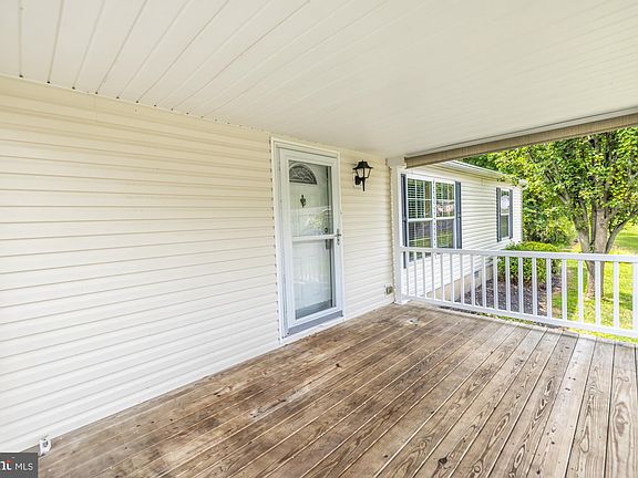 5th image of 206 Brookview Ave