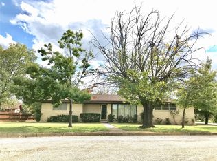 704 Westwood St, Breckenridge, TX 76424