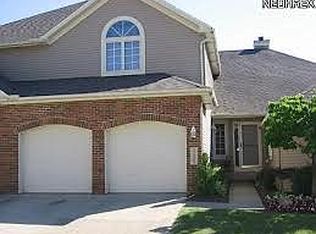 390 Ambleside Way, Amherst, OH