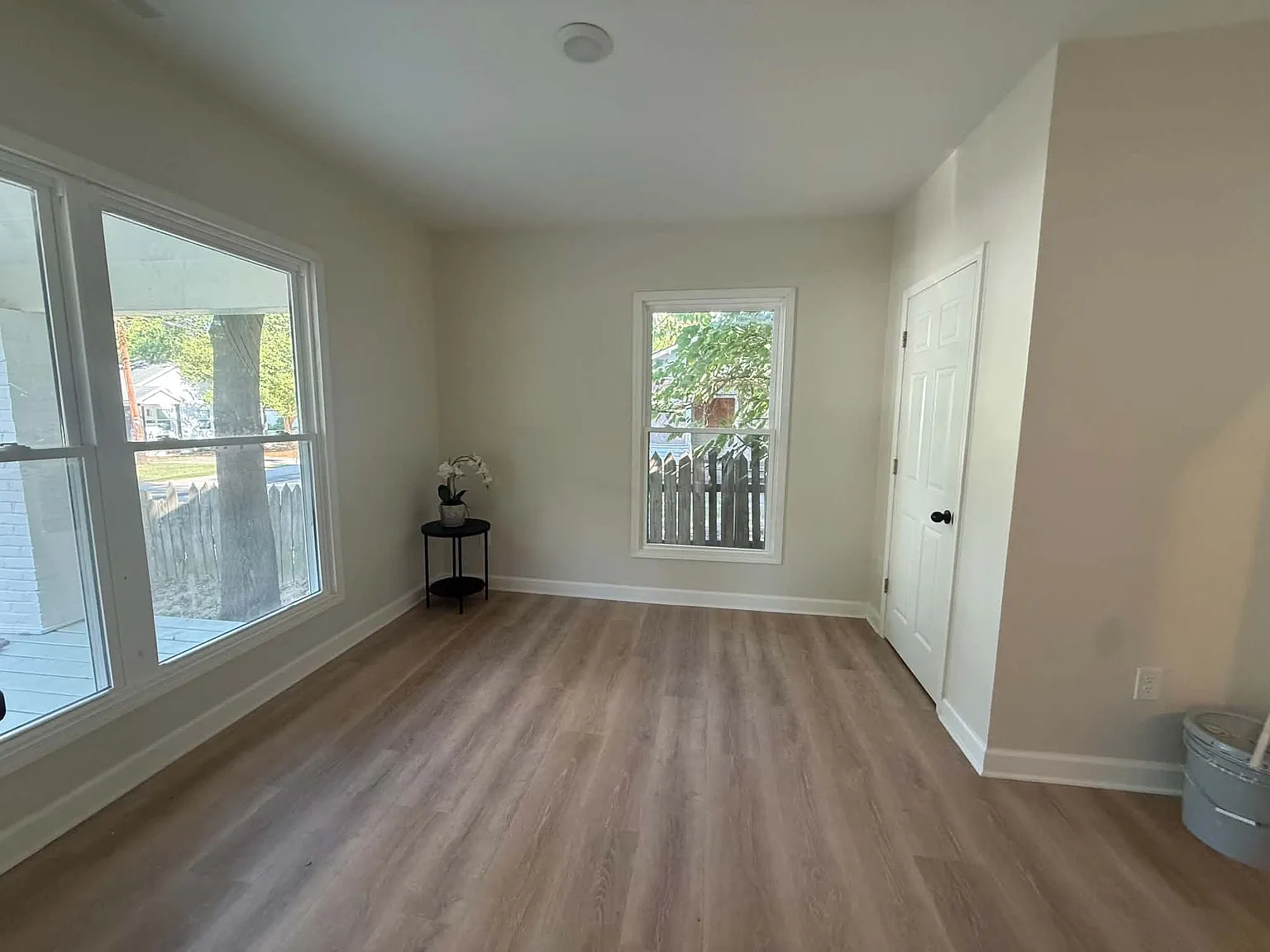 2 bed, 600 sqft, $1,300 — Photo 3