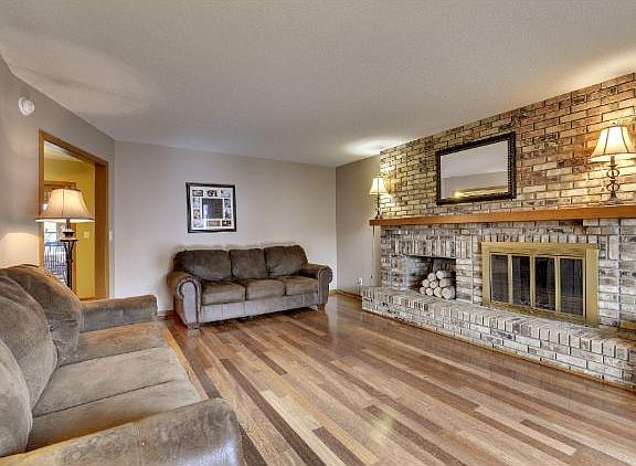 3rd image of 3239 Churchill Ct