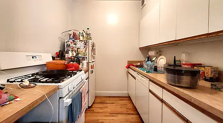 Rented by R New York