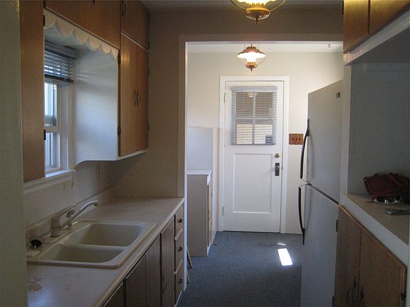 5th image of 3915 E 30th Ave