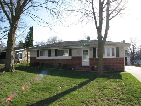 6256 N 105th St, Milwaukee, WI 53225