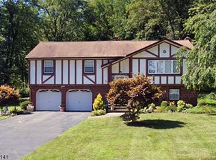 115 Kakeout Rd, Butler, NJ 07405