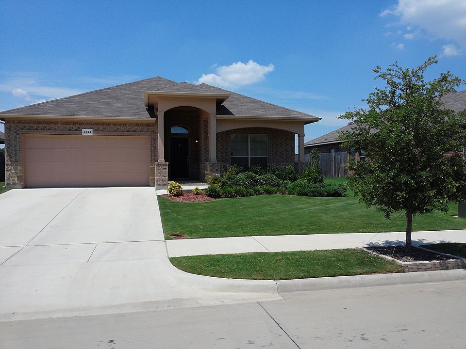 1st image of 3024 Hornbeam St