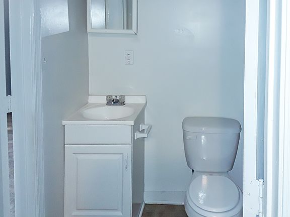 2nd image of 123 Spruce St