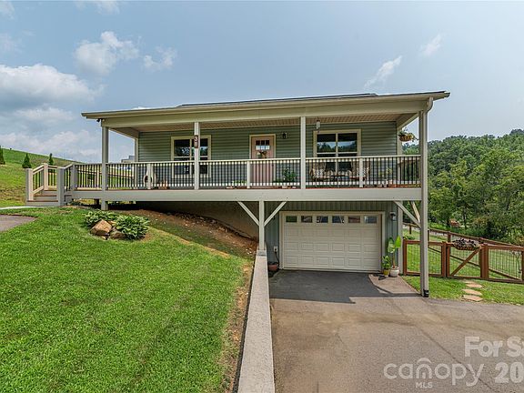 3rd image of 38 Sunrise Dr