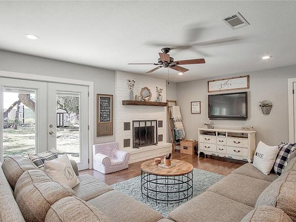 2nd image of 455 Lark Ln