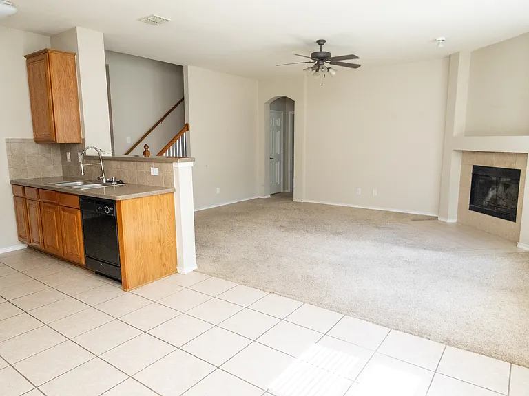 1407 Hazelwood Dr — Photo 9