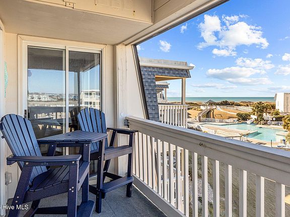 3rd image of 1904 E Fort Macon Road #386