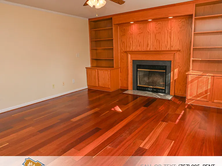 938 Churchill Ln — Photo 5