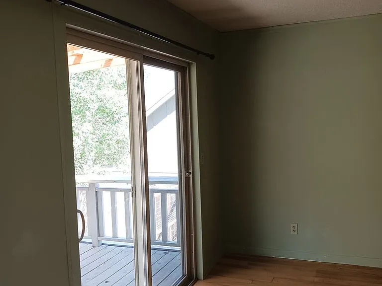 708 Highland Dr — Photo 8