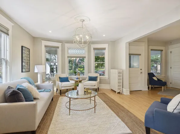 2011 Girard Ave S, Minneapolis, MN 55405