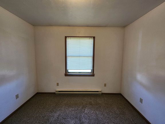 3rd image of 300 S Sycamore St APT E