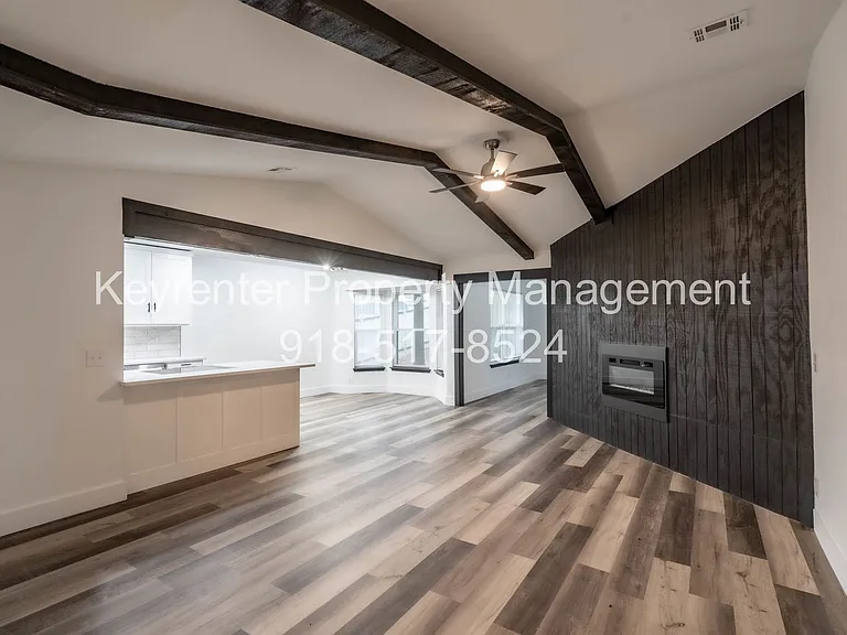 2213 E Seattle St — Photo 3