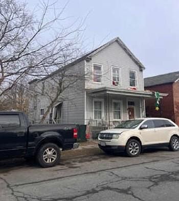 1st image of 293 3rd Ave