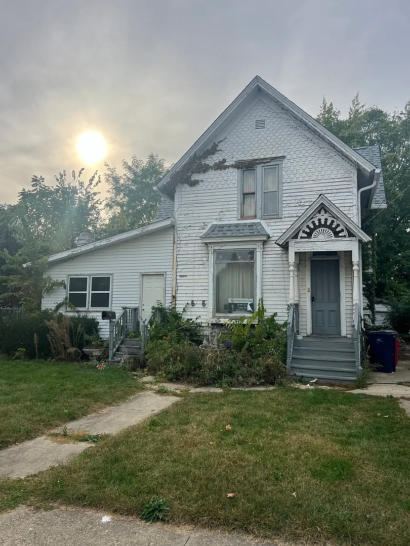 606 Logan Ave photo 1
