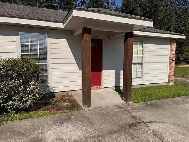 2 bed, 1.5 bath, 850 sqft, $1,070 — Photo 1