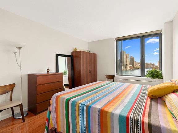 5th image of 455 Main St APT 12F