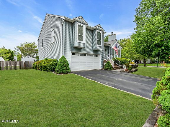 2nd image of 26 Sweet Gum Road