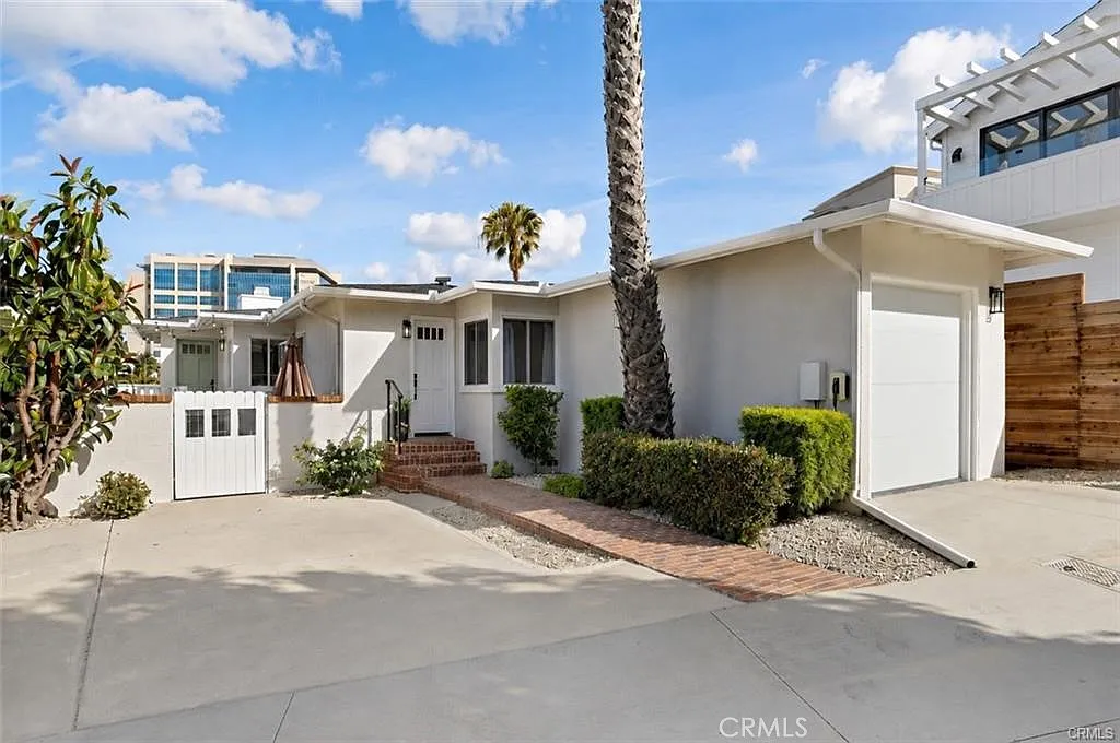 2 bed, 1014 sqft, $9,400 — Photo 3