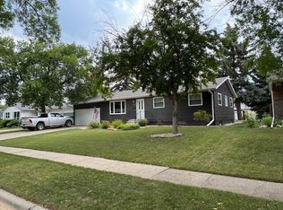 707 17th Ave NE, Aberdeen, SD 57401