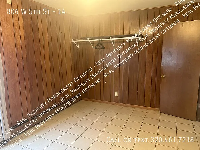 806 W 5th St #14 — Photo 8