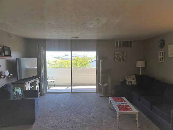 5th image of 6557 Clover Ct SE #196