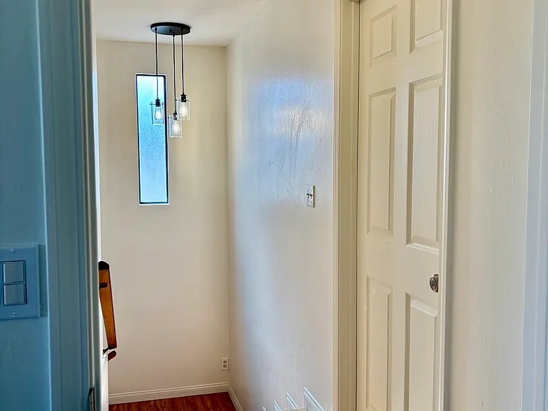 3712 1/2 Crown Point Dr — Photo 15