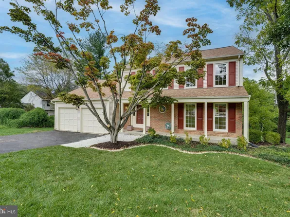 9838 Coral Bells Ct, Vienna, VA 22182