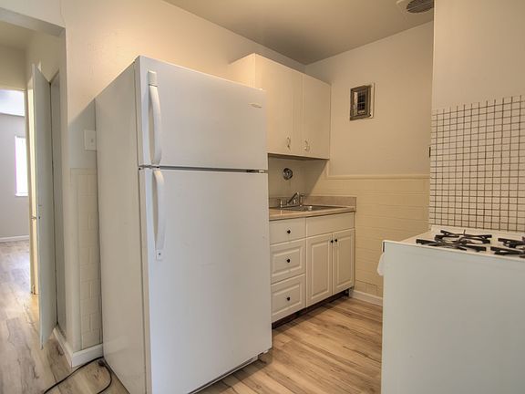 2nd image of 5740 Cabanne Ave #2
